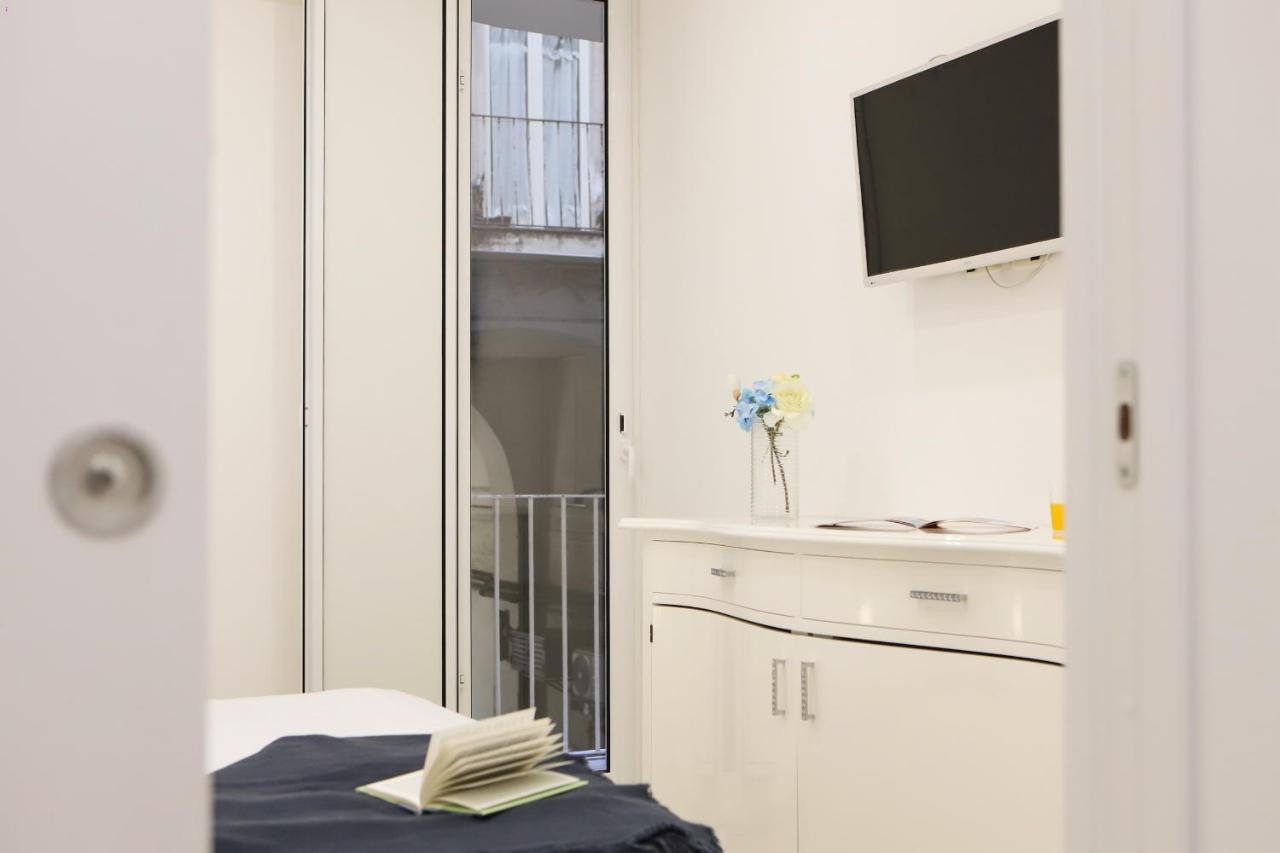 Cozy Apartment In Piazza Cavour By Wonderful Italy Napoli Exterior foto
