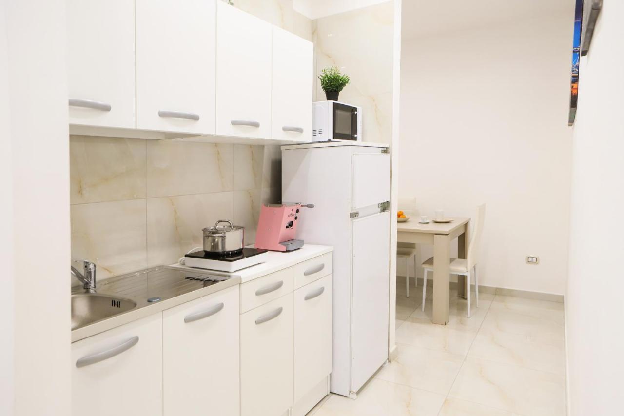 Cozy Apartment In Piazza Cavour By Wonderful Italy Napoli Exterior foto