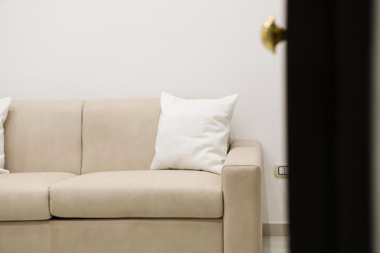 Cozy Apartment In Piazza Cavour By Wonderful Italy Napoli Exterior foto