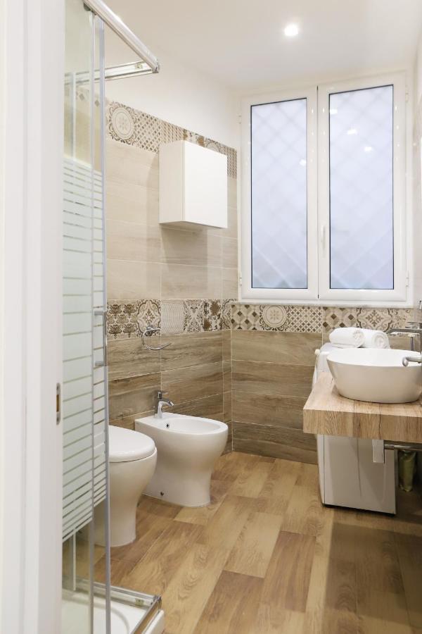 Cozy Apartment In Piazza Cavour By Wonderful Italy Napoli Exterior foto